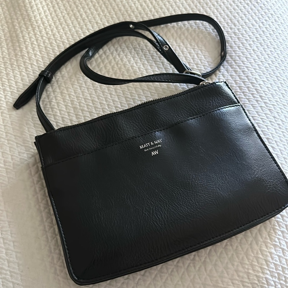 Matt & Nat Gil Bag (triplet crossbody bag)